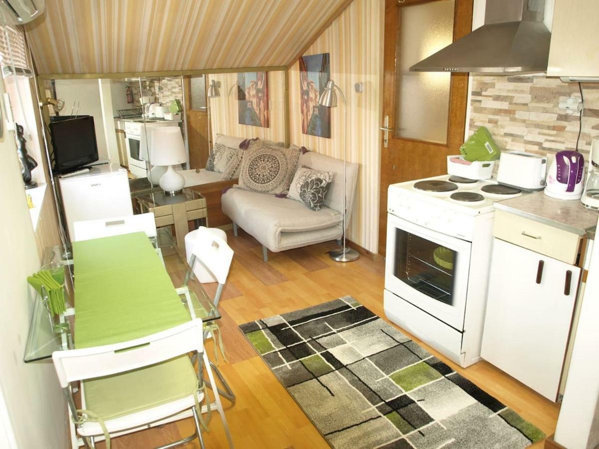 Apartment " Studio Green " Free Parking, Self Check-In ซาเกร็บ ภายนอก รูปภาพ